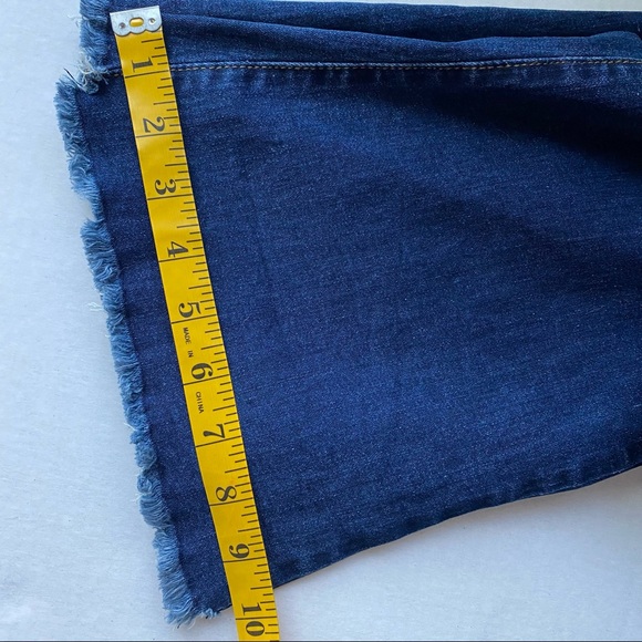 High Rise Ripped Flared Jeans - Picture 7 of 7